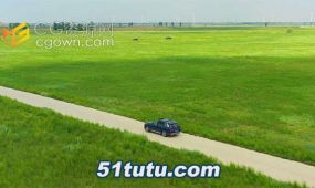 航拍汽车行驶来内蒙古草原公路上实拍视频素材